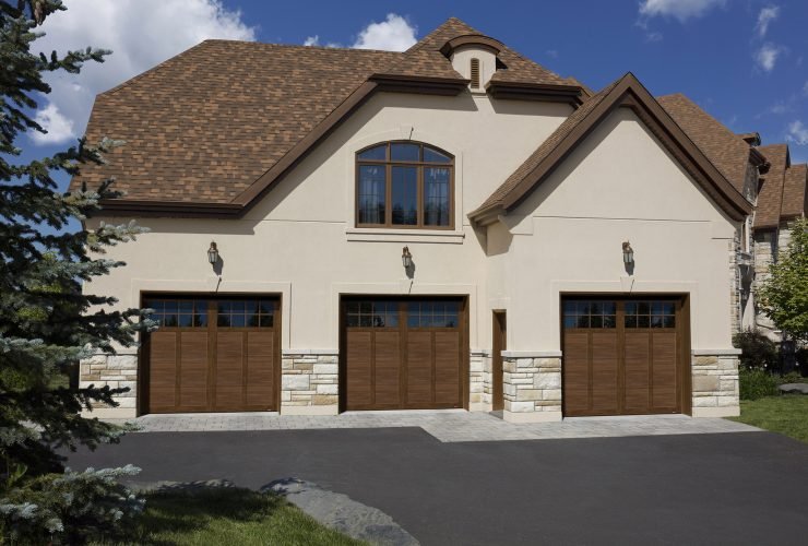 FR: Princeton P-12, 9' x 8', portes et moulures Noyer chocolaté, fenêtres Panoramique 8 carreaux
EN: Princeton P-12, 9' x 8', Chocolate Walnut doors and overlays, 8 lite Panoramic windows